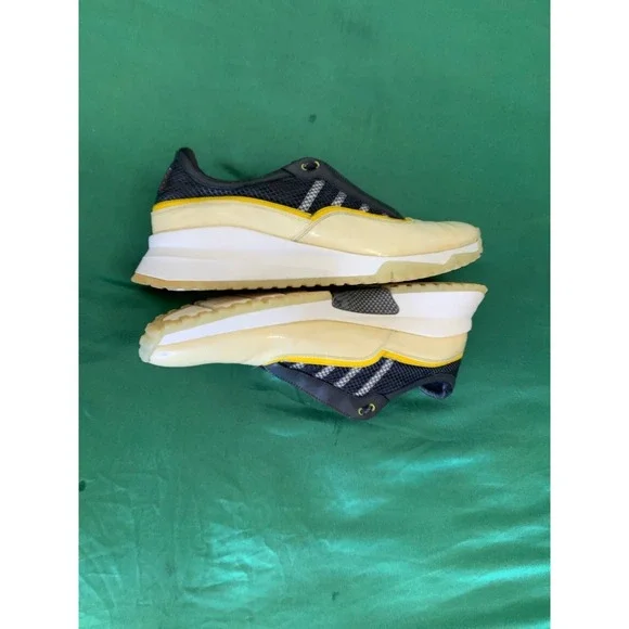 Shoes - Picture 9 of 12